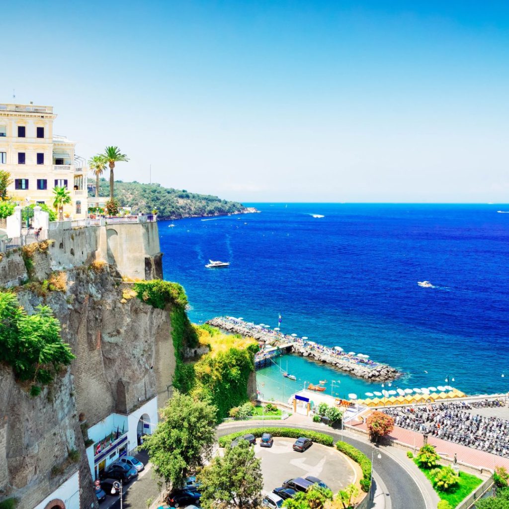 Sorrento and La Dolce Vita: Discovering the Historic Cafés and Local Traditions