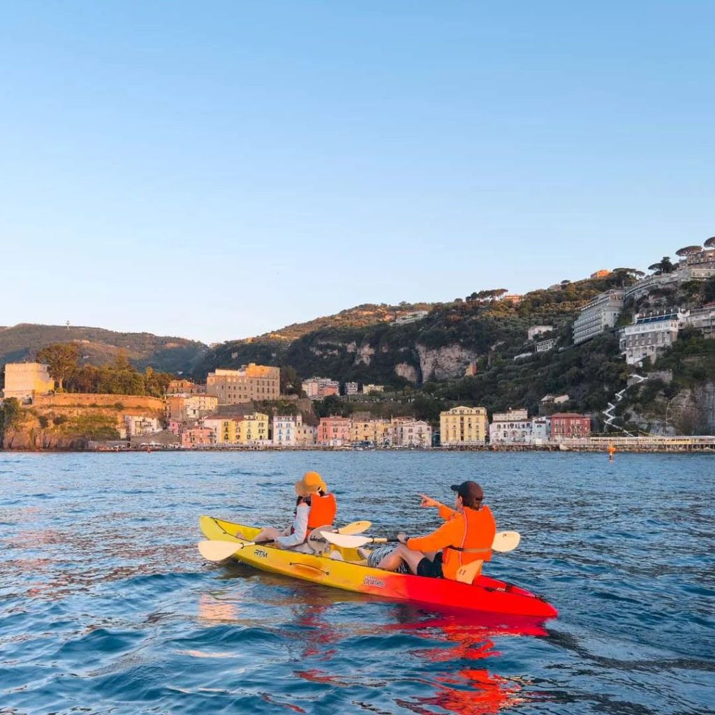 The Best Activities to Enjoy at Sunset: From Kayaking to Seaside Picnics